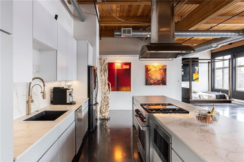 210 5th St #207, Kansas City, MO 64105