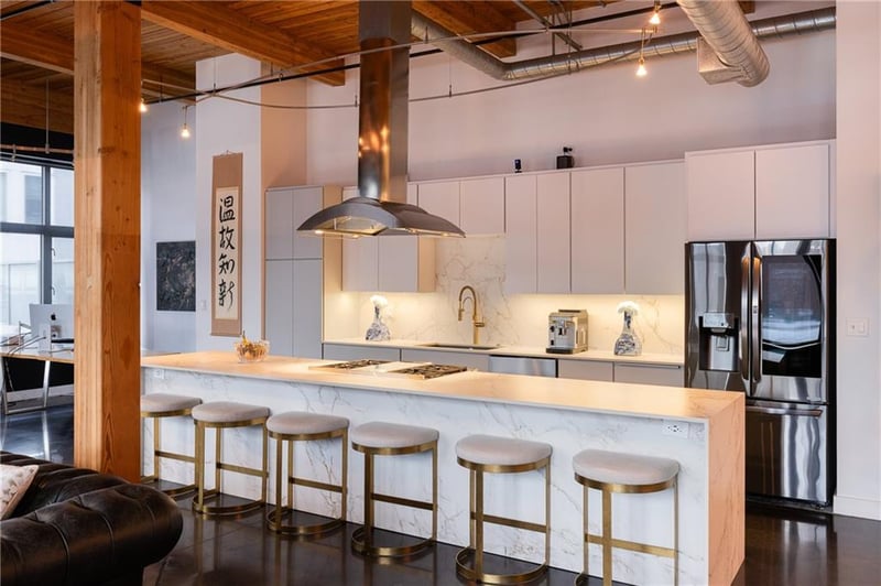 210 5th St #207, Kansas City, MO 64105