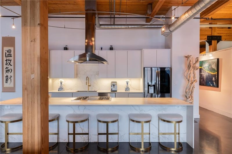 210 5th St #207, Kansas City, MO 64105