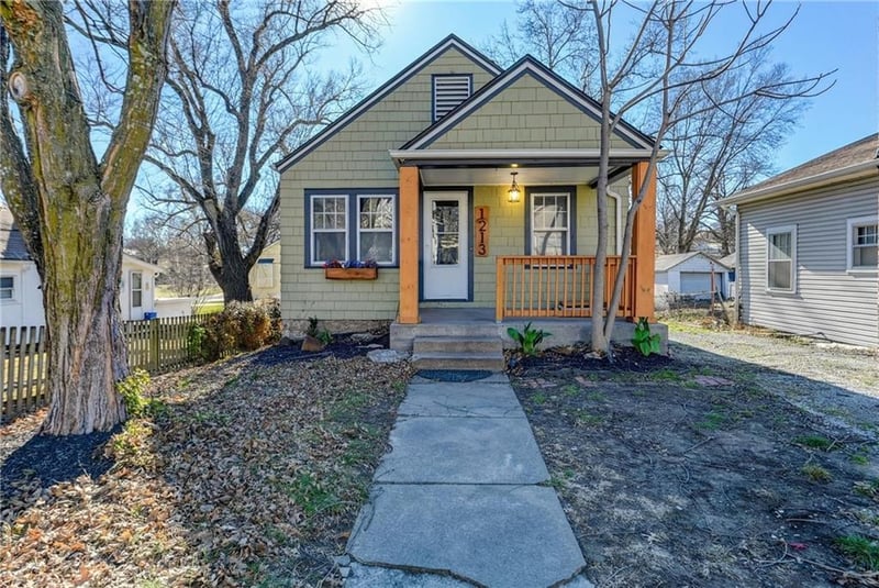 1213 Spruce St, Leavenworth, KS 66048