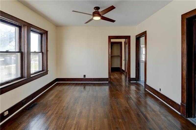 1213 Spruce St, Leavenworth, KS 66048