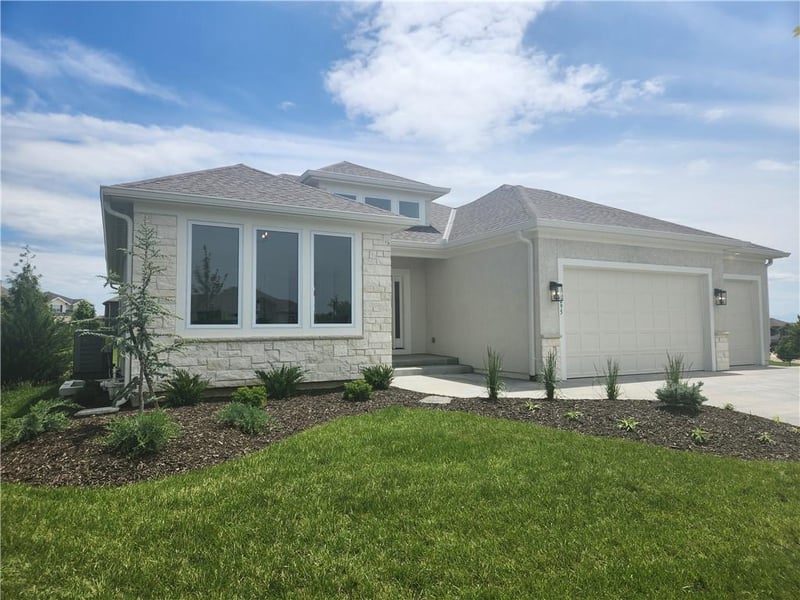 11295 Red Bird St, Olathe, KS 66061