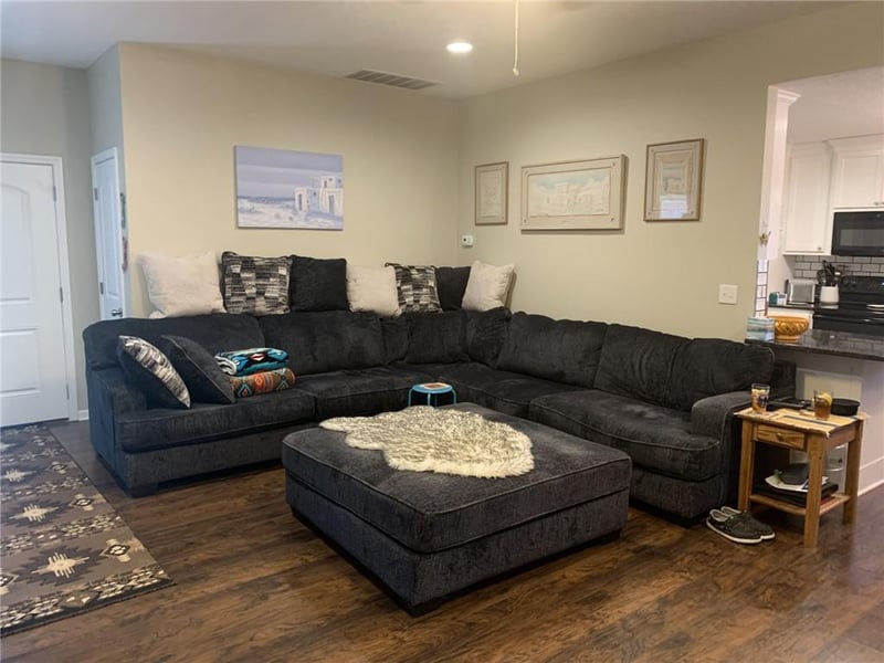 903 Ingleside Dr, Pleasant Hill, MO 64080