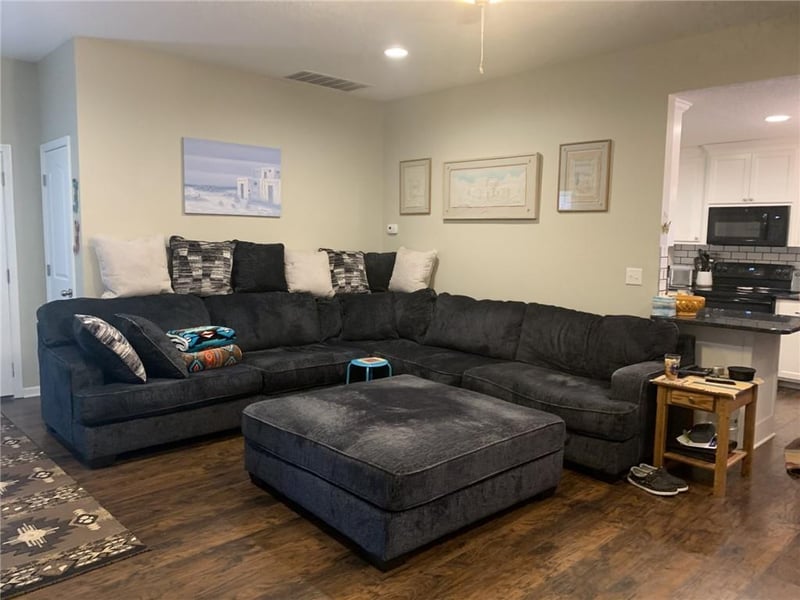 903 Ingleside Dr, Pleasant Hill, MO 64080