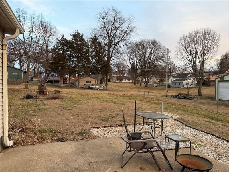 1723 39th St, St Joseph, MO 64507