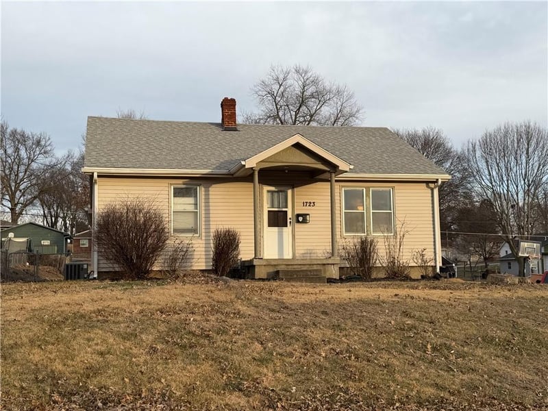 1723 39th St, St Joseph, MO 64507