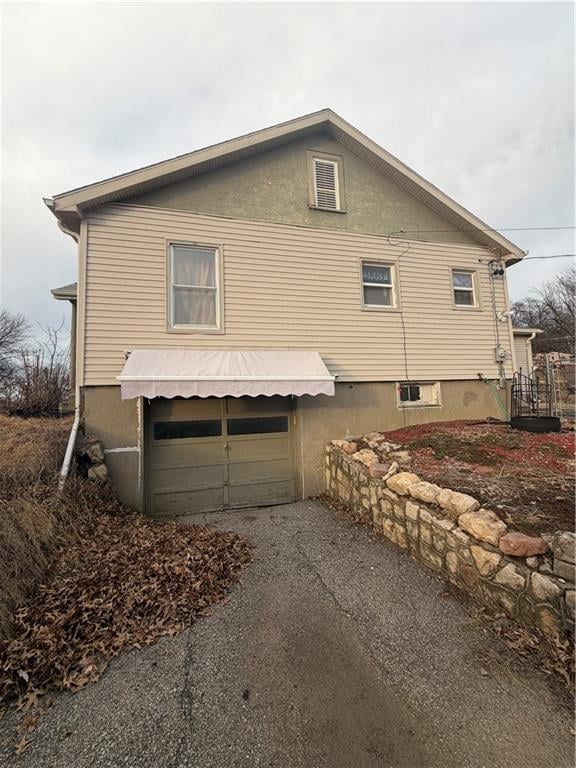 1723 39th St, St Joseph, MO 64507