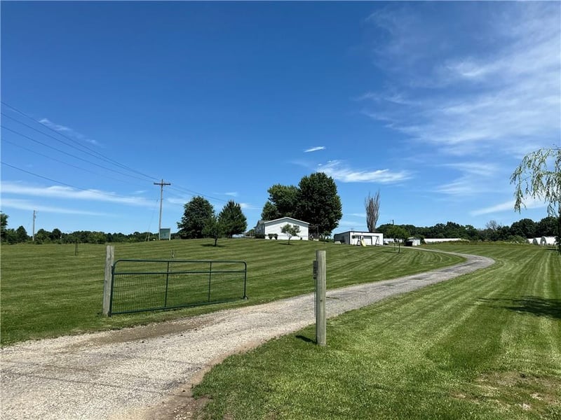 27022 Index Dr, Brookfield, MO 64628