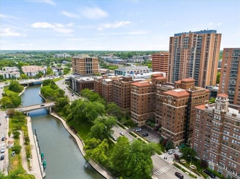 121 W 48th St #1504, Kansas City, MO 64112