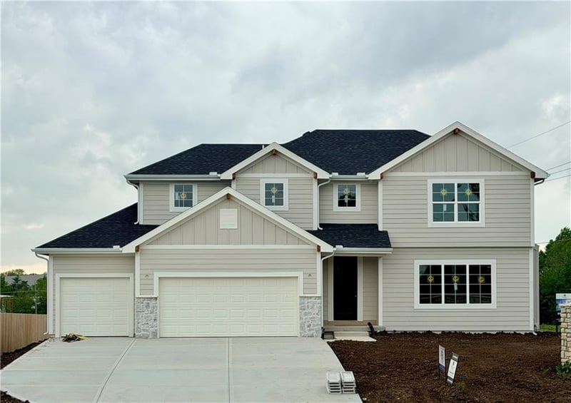 20702 Emerald St, Spring Hill, KS 66083