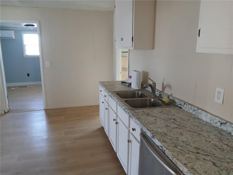114 N Main St, Liberal, MO 64762