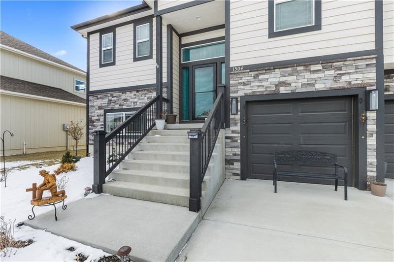 1504 162nd Cir, Basehor, KS 66007