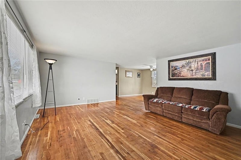 5103 NW High Drive Ter, Riverside, MO 64150