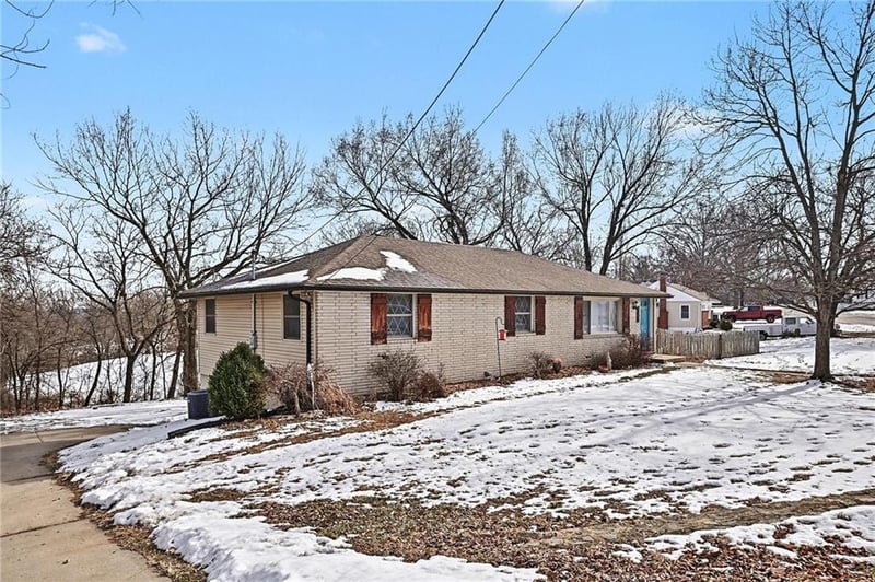 5103 NW High Drive Ter, Riverside, MO 64150