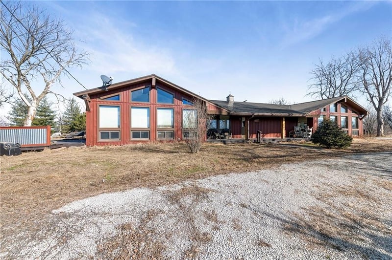 8046 Southpoint Dr, Camden, MO 64017
