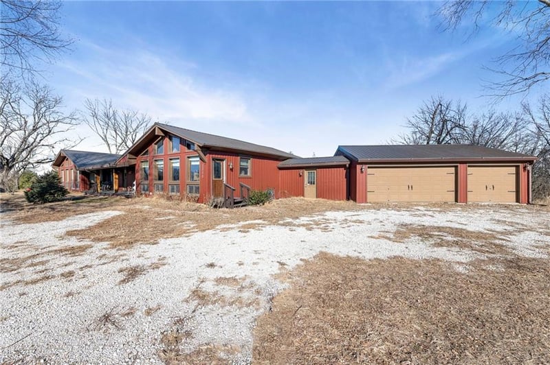 8046 Southpoint Dr, Camden, MO 64017