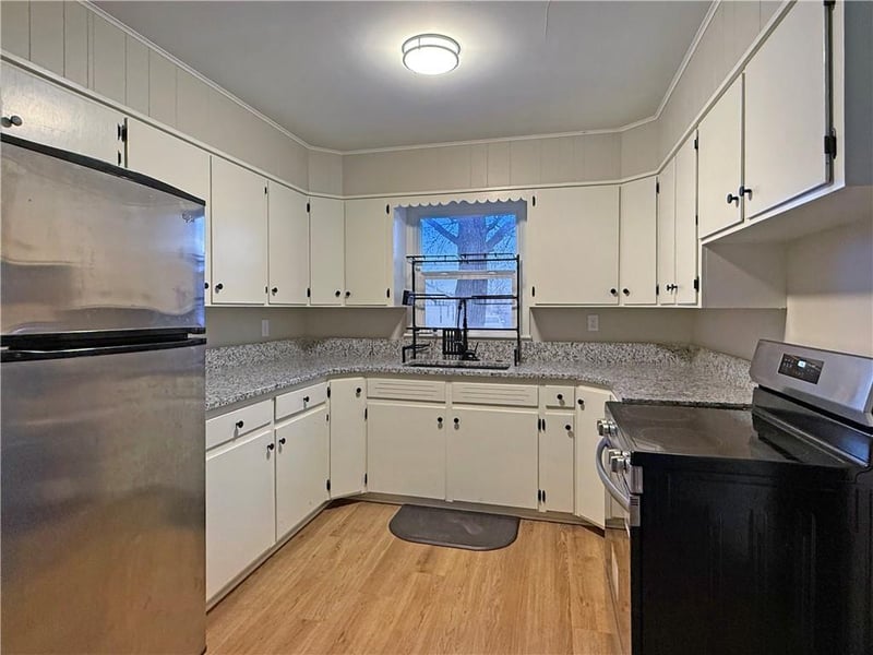 504 29th St, Higginsville, MO 64037