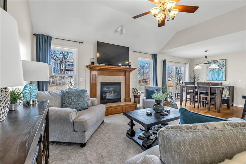 10916 Oxford Ave, Kansas City, MO 64157