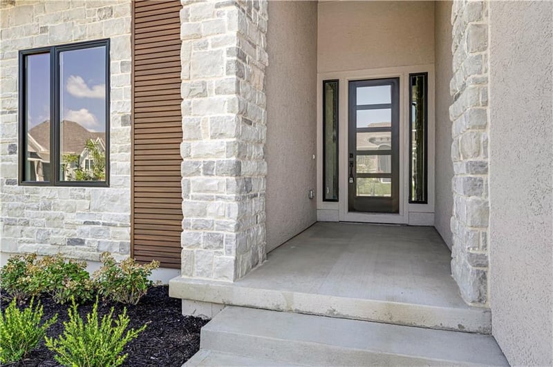 17401 Parkhill St, Overland Park, KS 66221