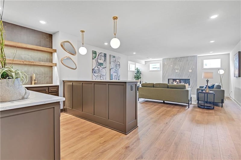 17401 Parkhill St, Overland Park, KS 66221