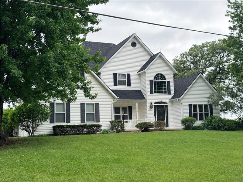 610 14th St, Maryville, MO 64468