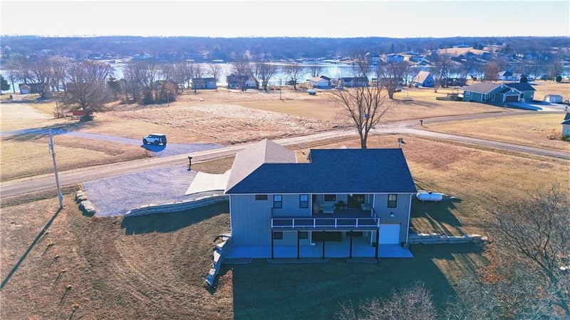 1048 Lake Viking Ter, Altamont, MO 64620