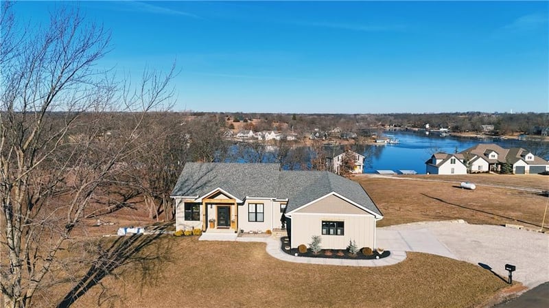 1048 Lake Viking Ter, Altamont, MO 64620