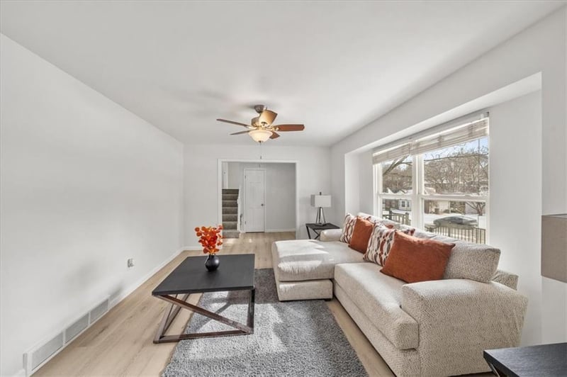 818 122nd Ter, Kansas City, MO 64145