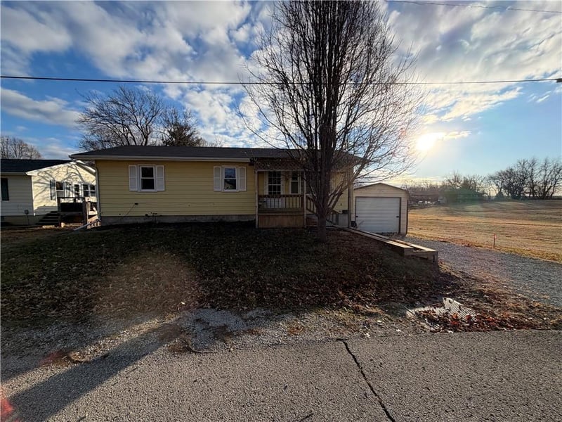 505 S 8th St, Tarkio, MO 64491