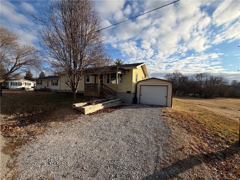505 S 8th St, Tarkio, MO 64491