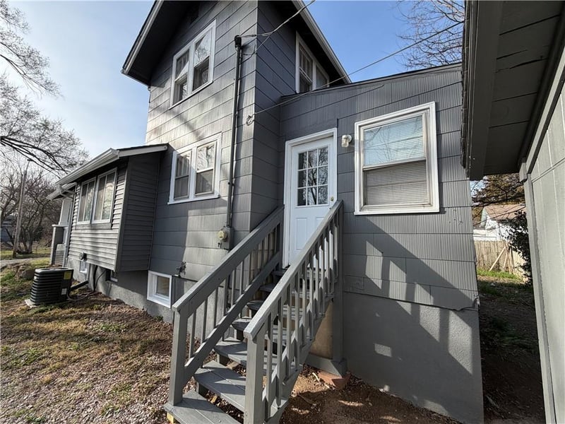 1915 Overton Ave, Independence, MO 64052