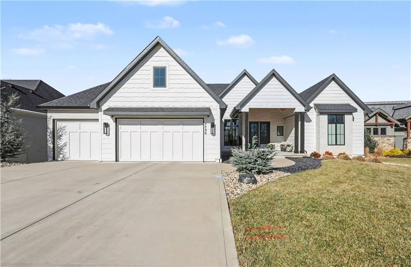 7736 N Donnelly Ave, Kansas City, MO 64158