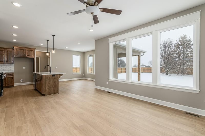 1694 156th St, Basehor, KS 66007