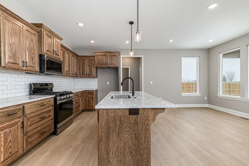1694 156th St, Basehor, KS 66007
