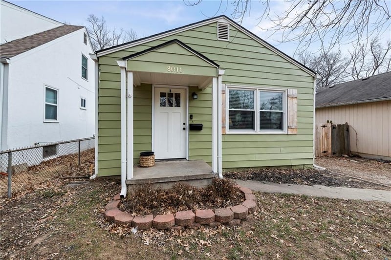 8011 Main St, Kansas City, MO 64114