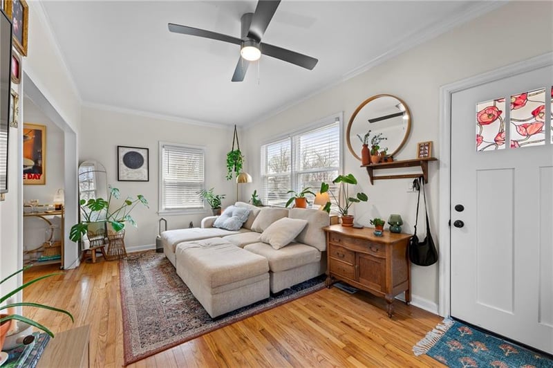 8011 Main St, Kansas City, MO 64114