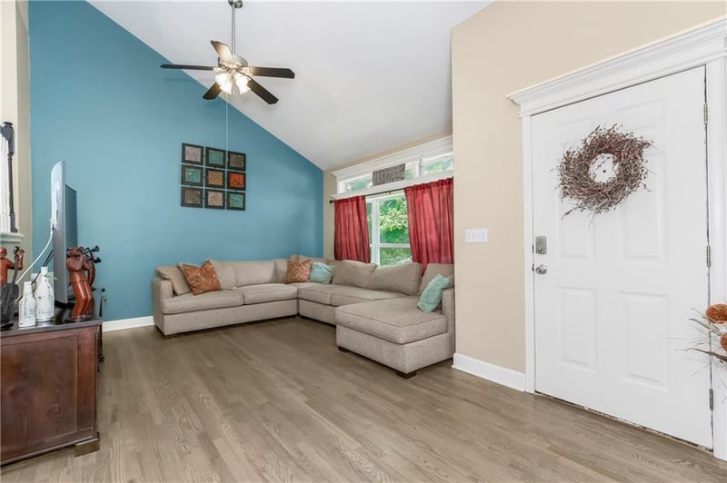 3703 Clayton Dr, Leavenworth, KS 66048