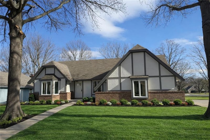 9021 Arlington Ct, Kansas City, MO 64138