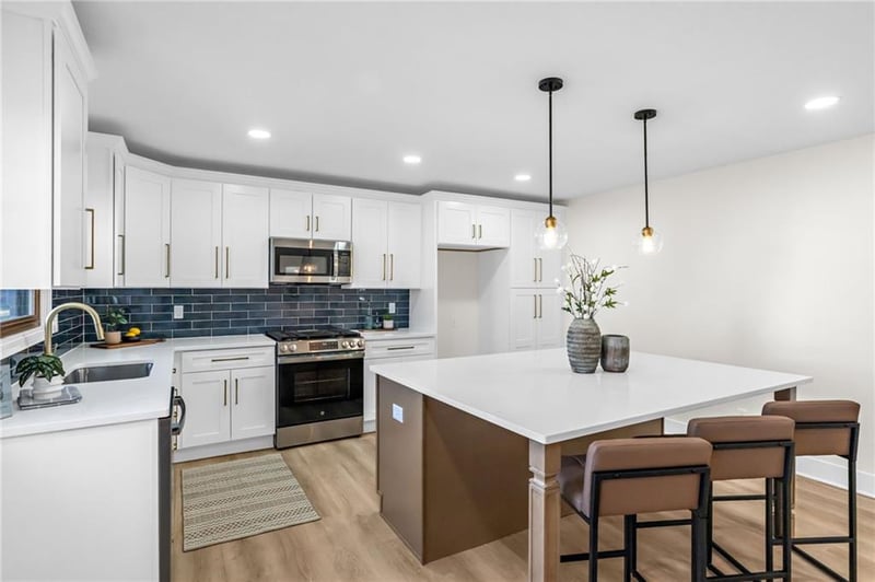 9021 Arlington Ct, Kansas City, MO 64138