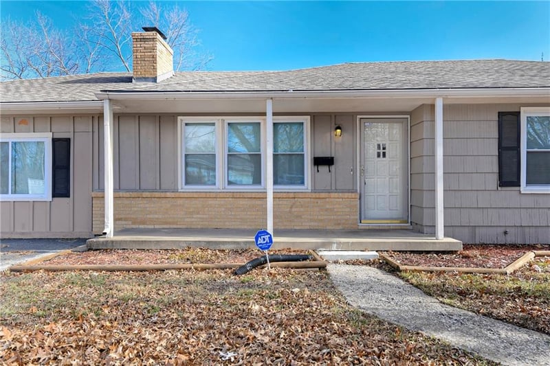 8421 Spring Valley Rd, Raytown, MO 64138