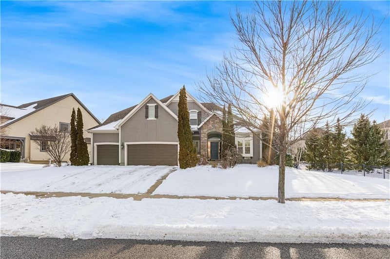 15540 Eby St, Overland Park, KS 66221