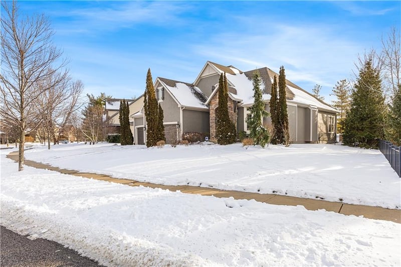 15540 Eby St, Overland Park, KS 66221