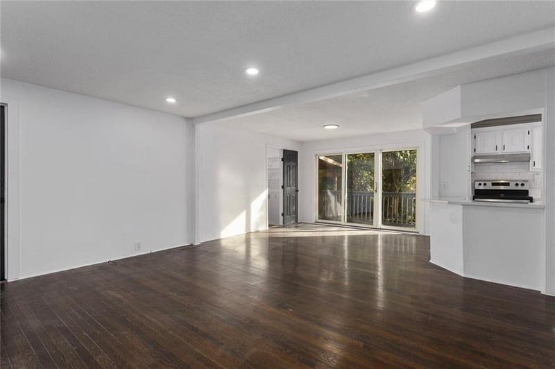 1005 62nd St, Gladstone, MO 64118