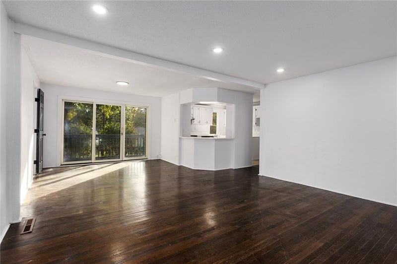 1005 62nd St, Gladstone, MO 64118