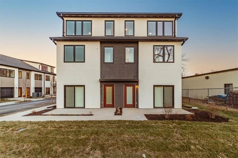 2907-2911 Forest Ave, Kansas City, MO 64109