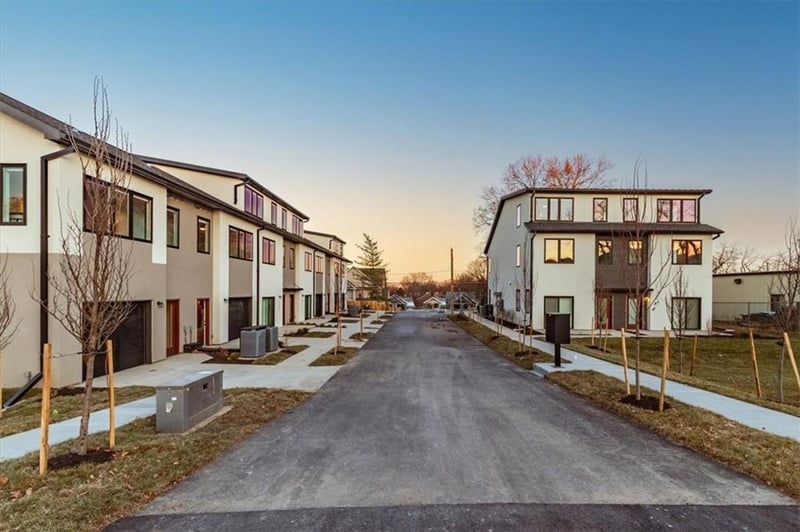 2907-2911 Forest Ave, Kansas City, MO 64109