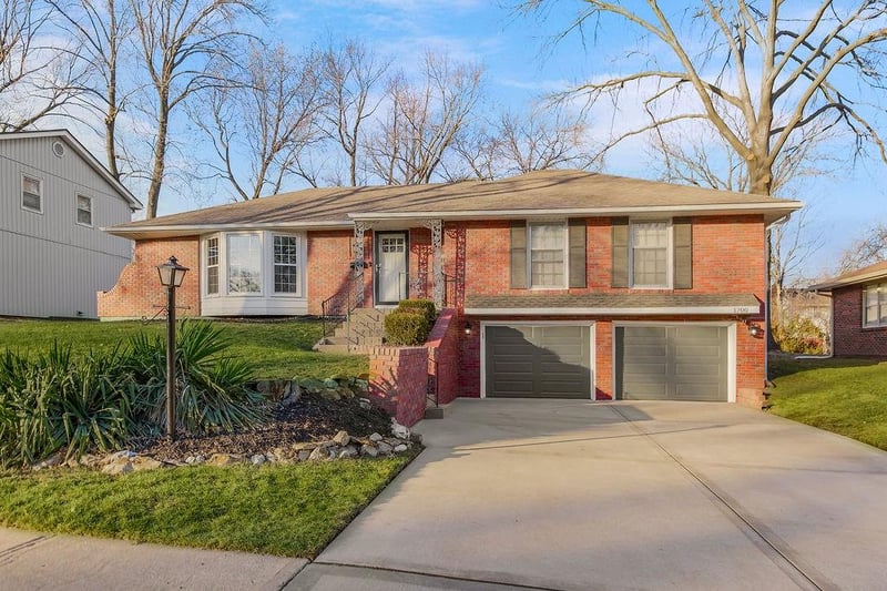 1700 NE 68th Ter, Gladstone, MO 64118