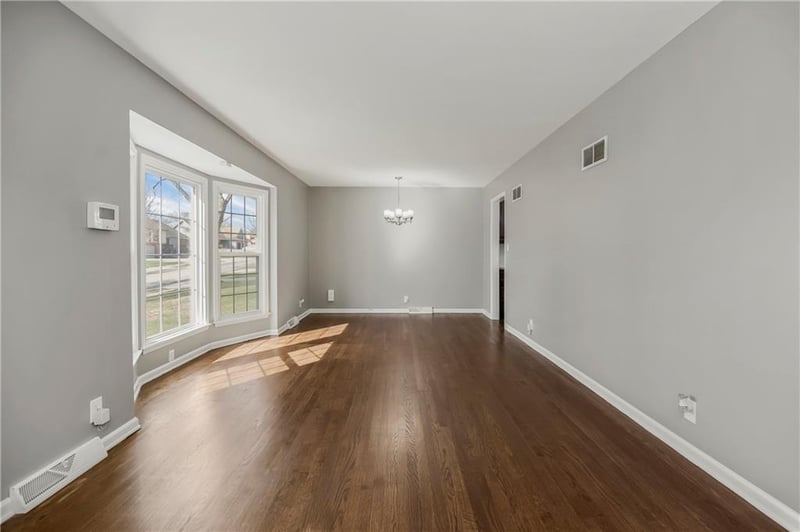 1700 NE 68th Ter, Gladstone, MO 64118