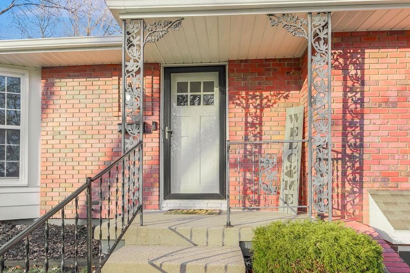 1700 NE 68th Ter, Gladstone, MO 64118