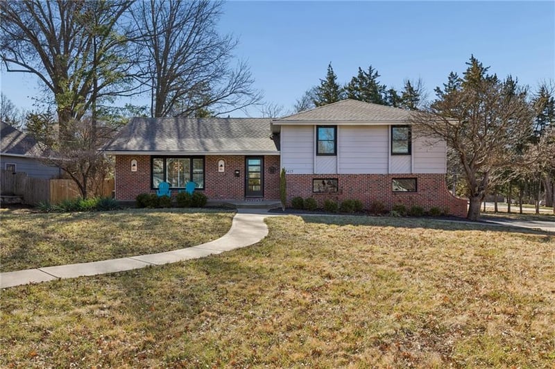 5415 99th Ter, Overland Park, KS 66207